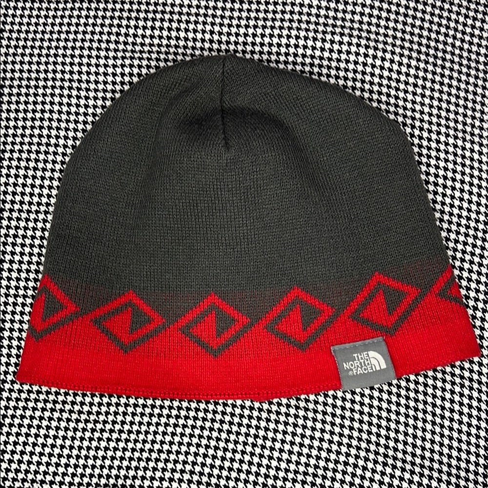The North Face Grey Red Geometric Beanie Reversible Knit Crochet Stocking Cap